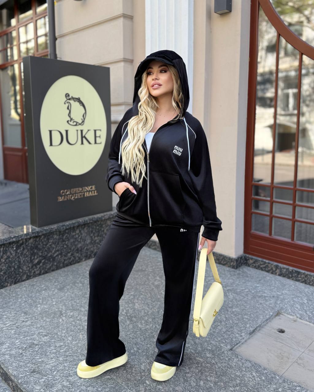 a12abed1-940d-11f0-8624-dee18ff4e8c0_1