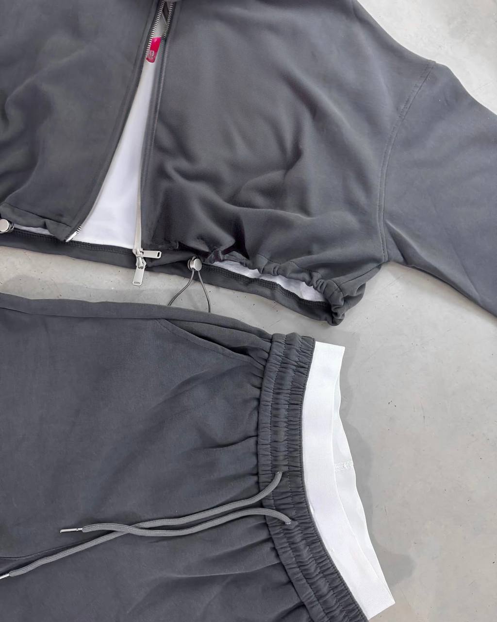 afd439b7-64b3-11f0-8624-dee18ff4e8c0_1