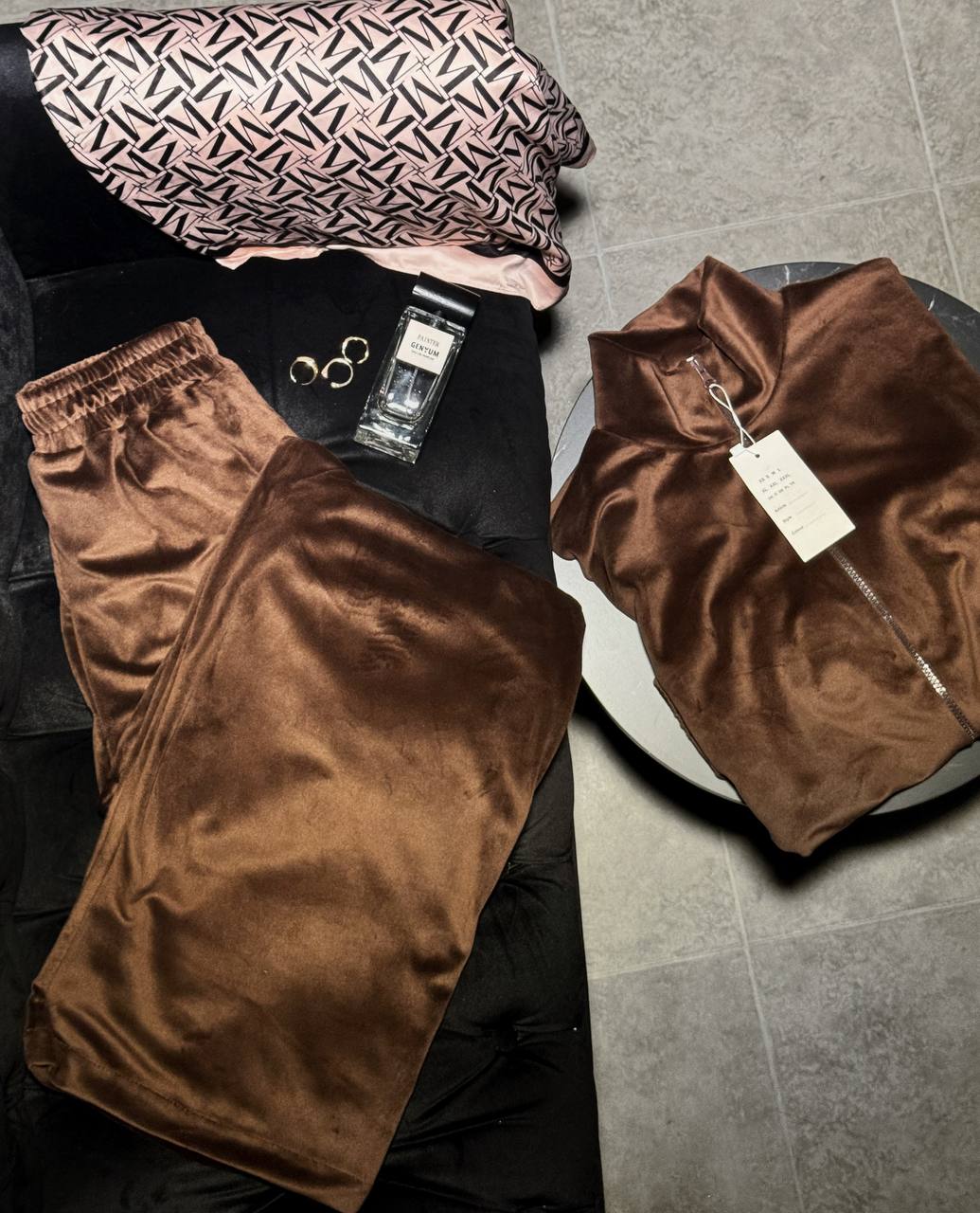 b354c45f-7e7c-11f0-8624-dee18ff4e8c0_2