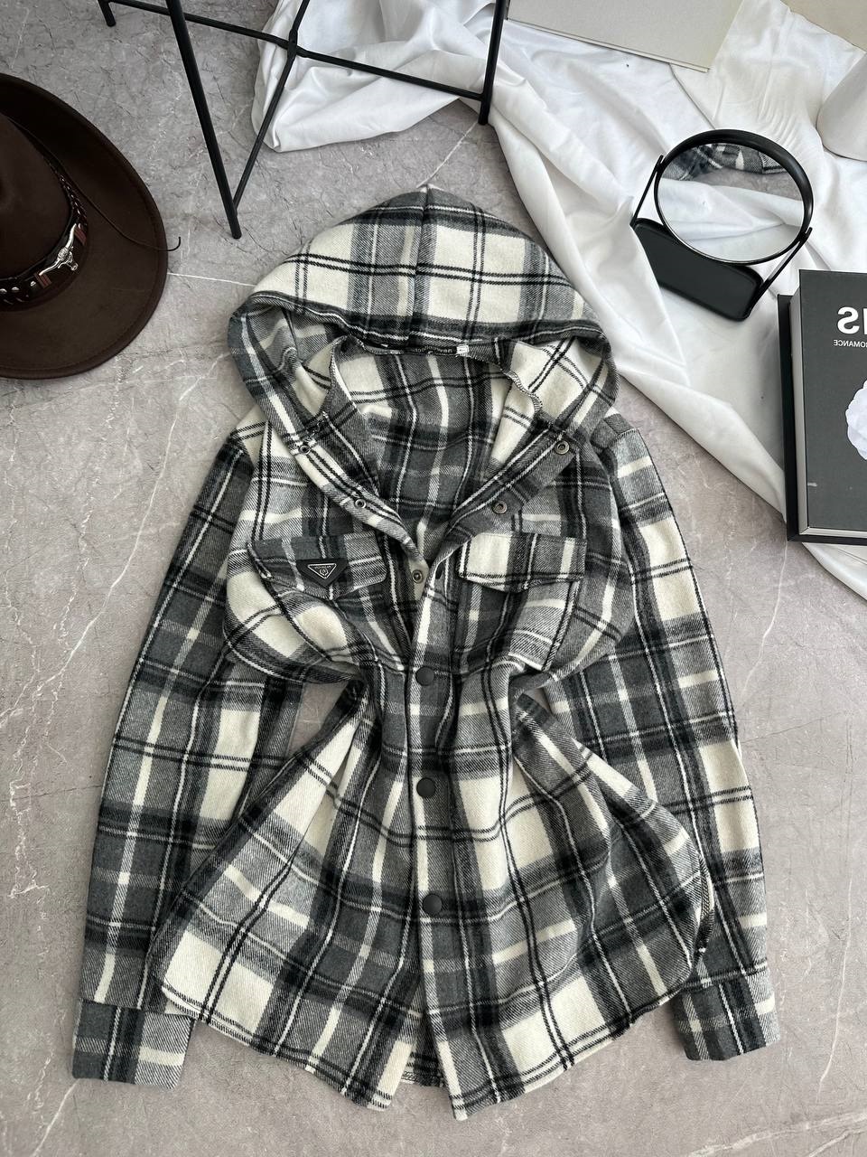 b5481758-7f80-11f0-8624-dee18ff4e8c0_1