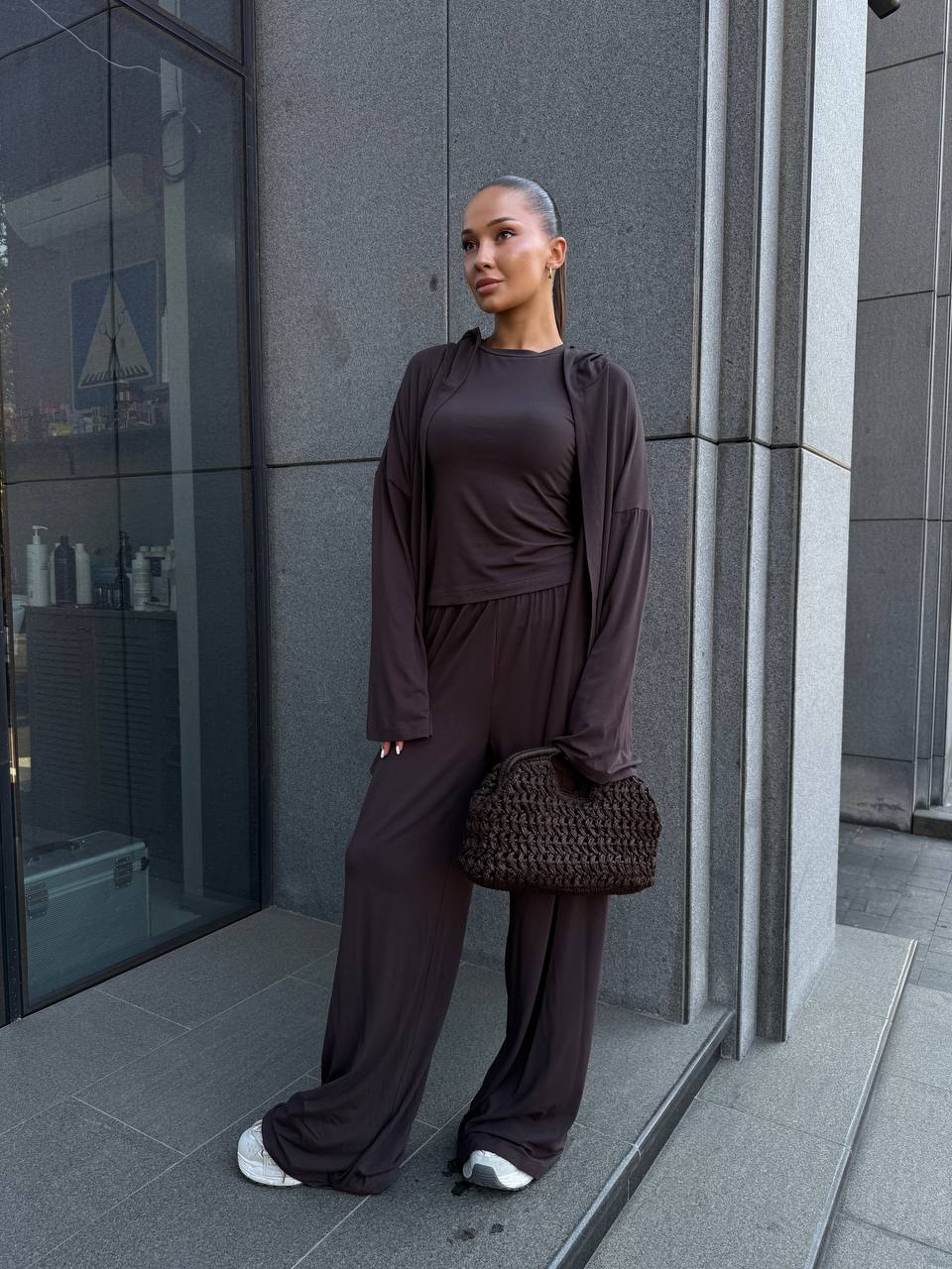 b57ac21c-7494-11f0-8624-dee18ff4e8c0_1