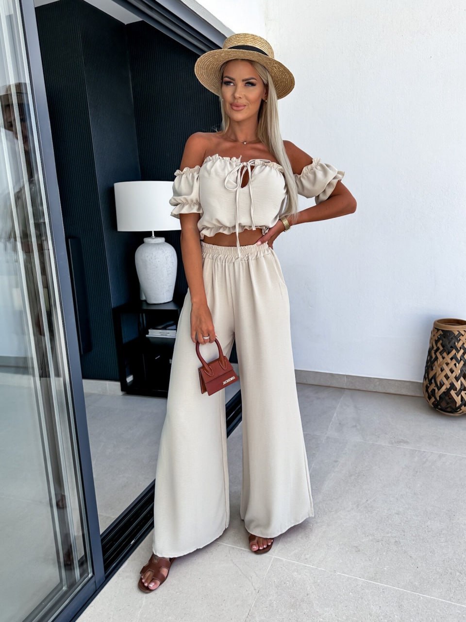 b61215a7-206f-11ef-ad8d-166b0be12ee5_0