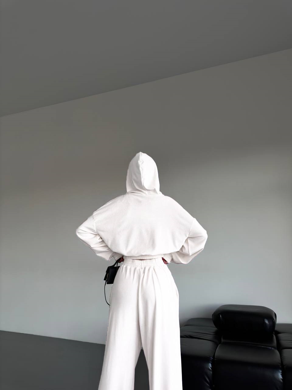 b970a91d-c36a-11ee-ad4d-166b0be12ee5_2