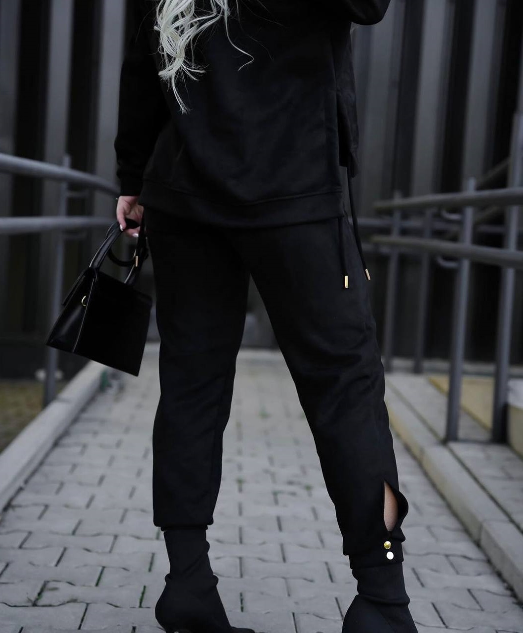 bb6c64cd-ccb3-11ee-ad4e-166b0be12ee5_1