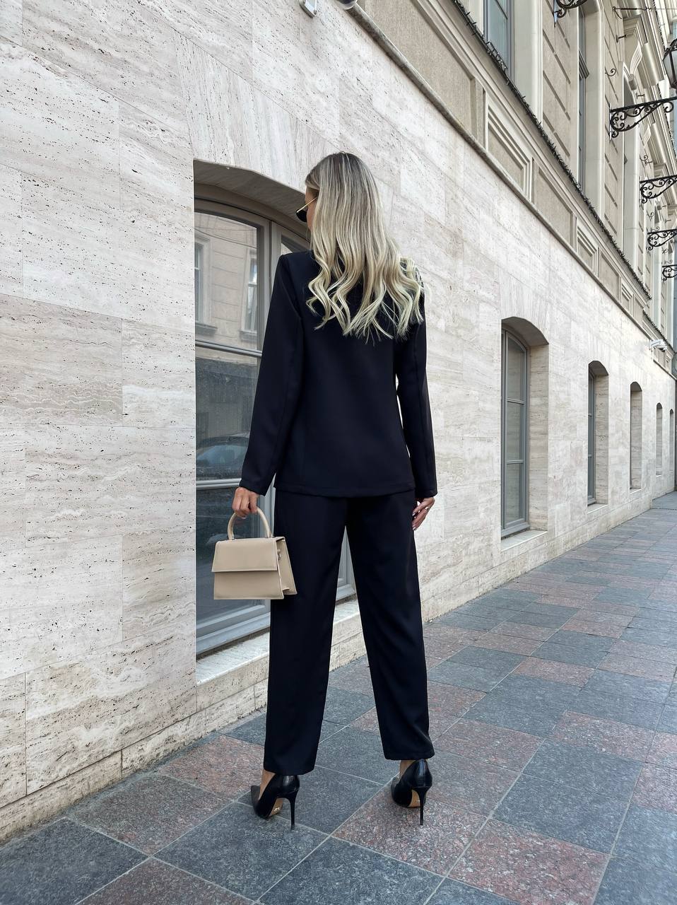 c0e832f6-e92a-11ef-8621-dee18ff4e8c0_1