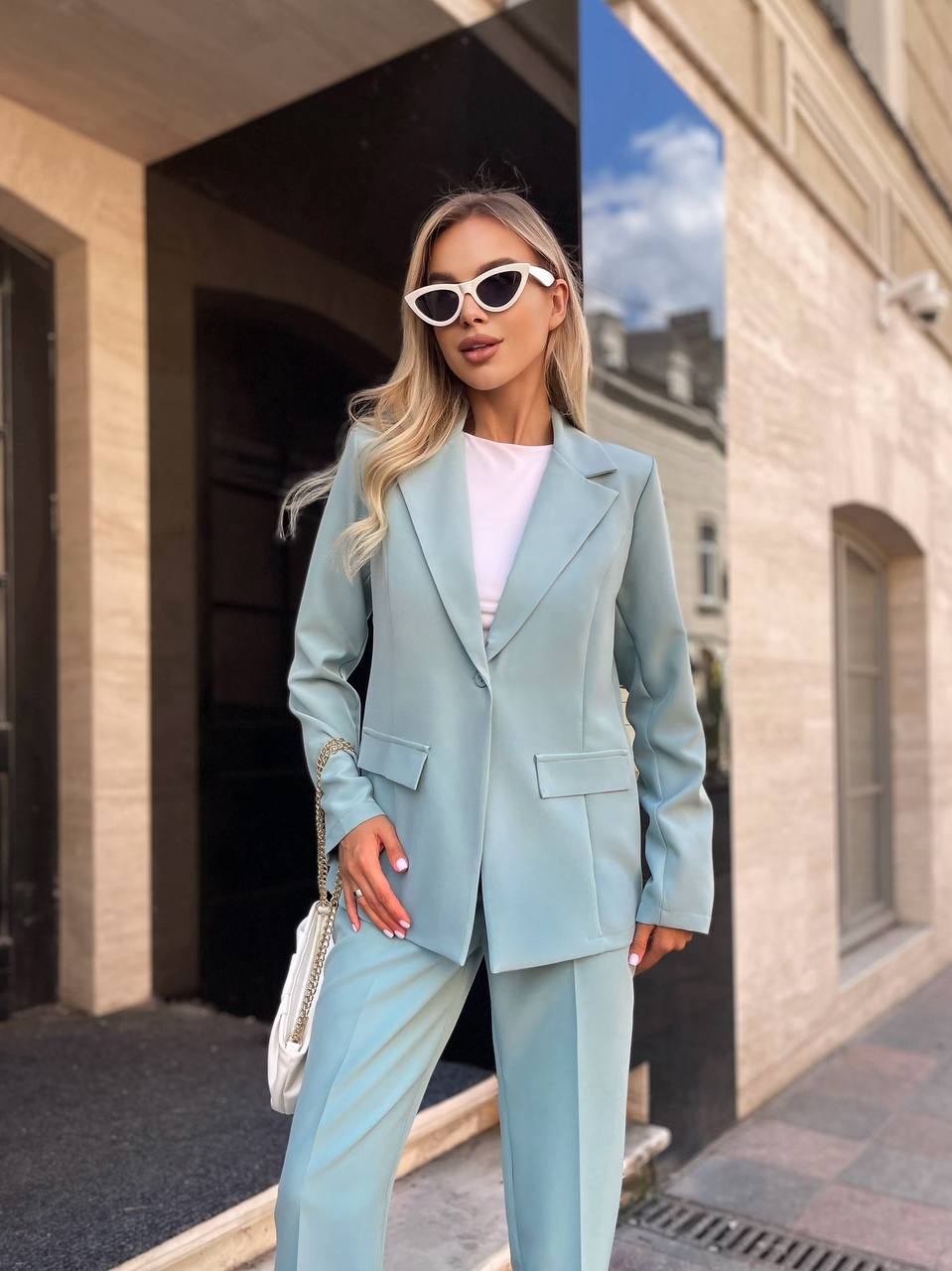 c0e83314-e92a-11ef-8621-dee18ff4e8c0_1