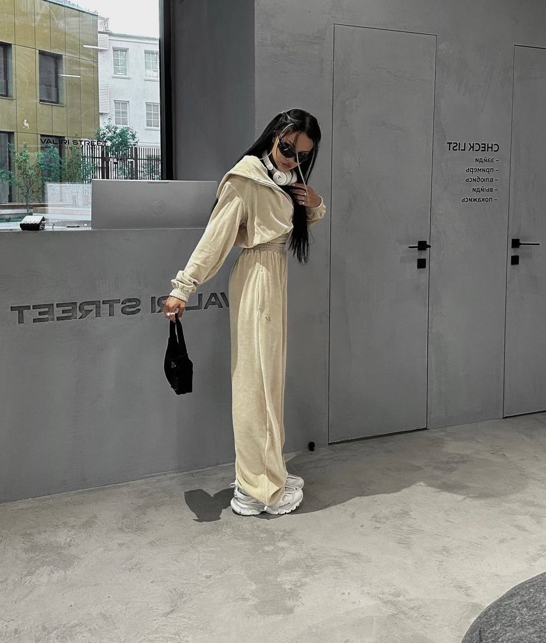 c4ee6a48-7002-11ef-861f-dee18ff4e8c0_1