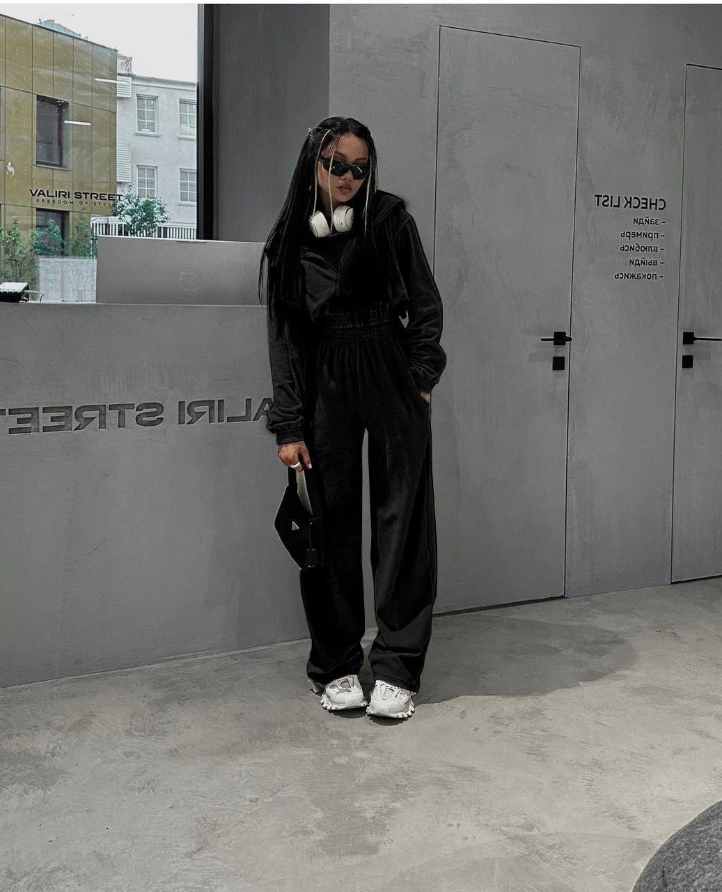 c4ee6a4e-7002-11ef-861f-dee18ff4e8c0_1