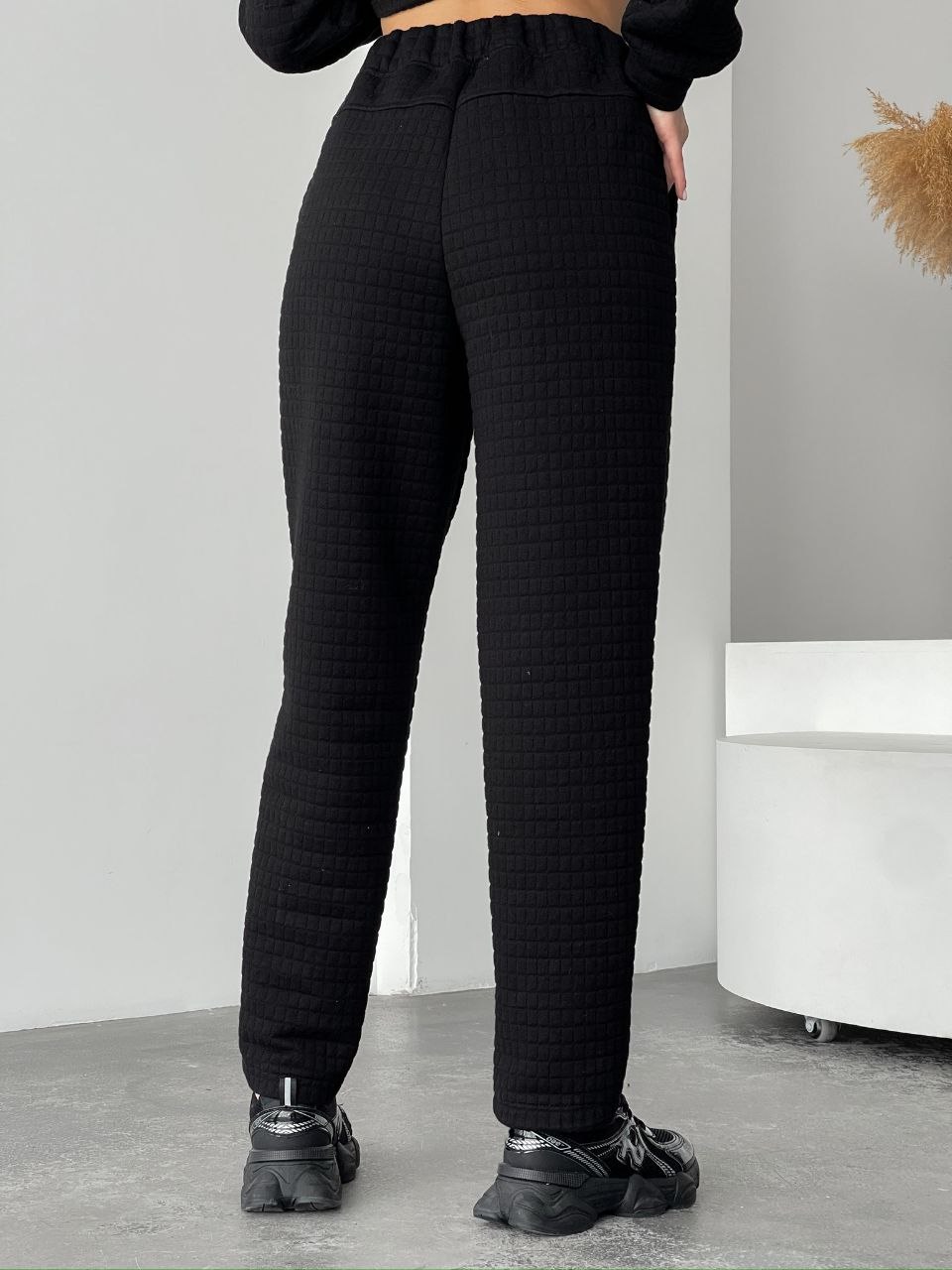 c81f287e-e933-11ef-8621-dee18ff4e8c0_2