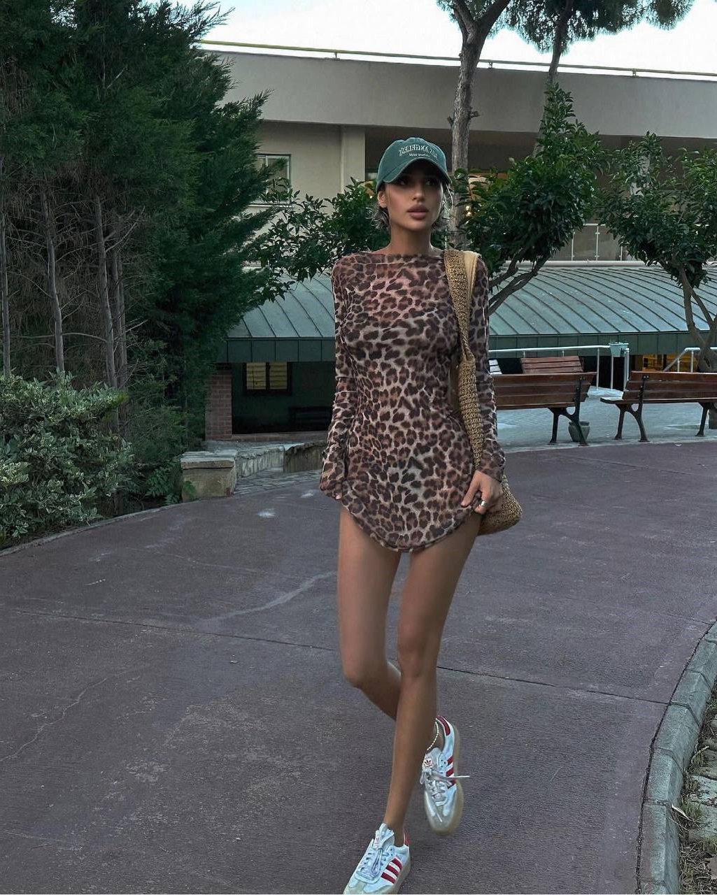 cc2f00e3-4a6f-11ef-861c-dee18ff4e8c0_0