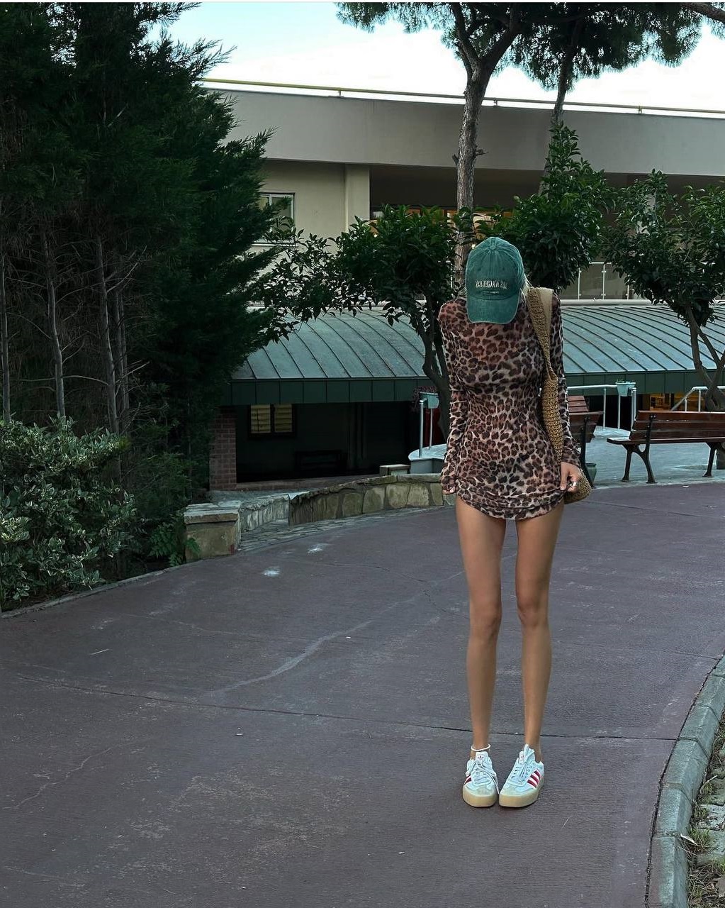 cc2f00e3-4a6f-11ef-861c-dee18ff4e8c0_2