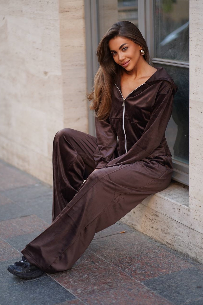 d095a2f6-7c66-11f0-8624-dee18ff4e8c0_2