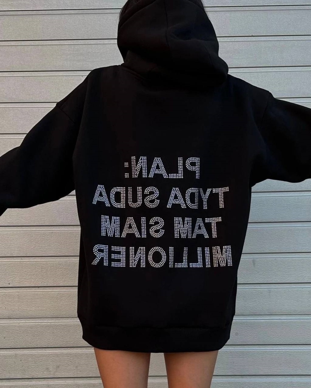 d3634445-9bd2-11ee-ad3f-166b0be12ee5_0