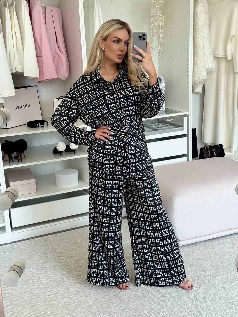 d7852077-4ed6-11f0-8622-dee18ff4e8c0_1