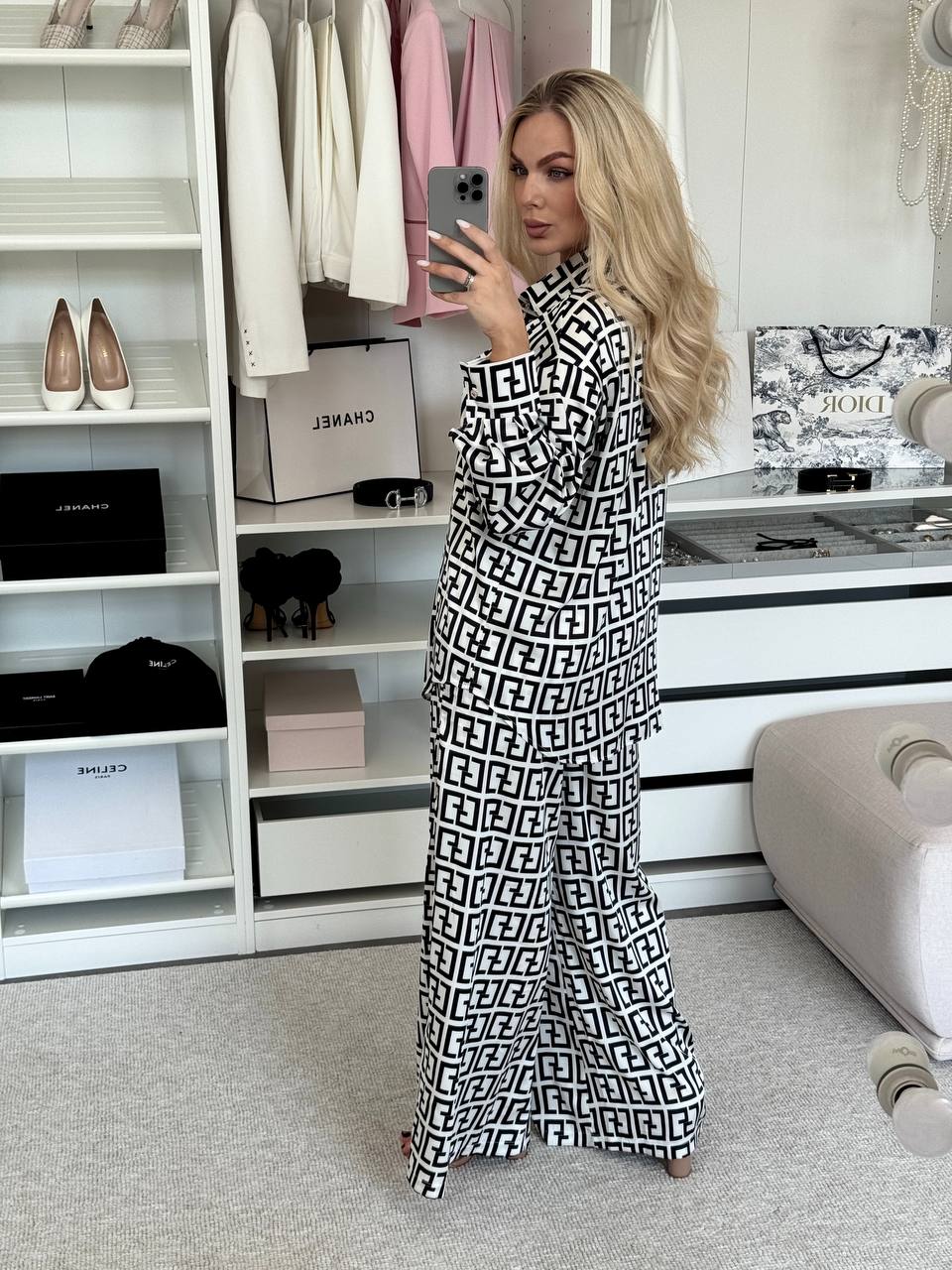 d7852085-4ed6-11f0-8622-dee18ff4e8c0_1