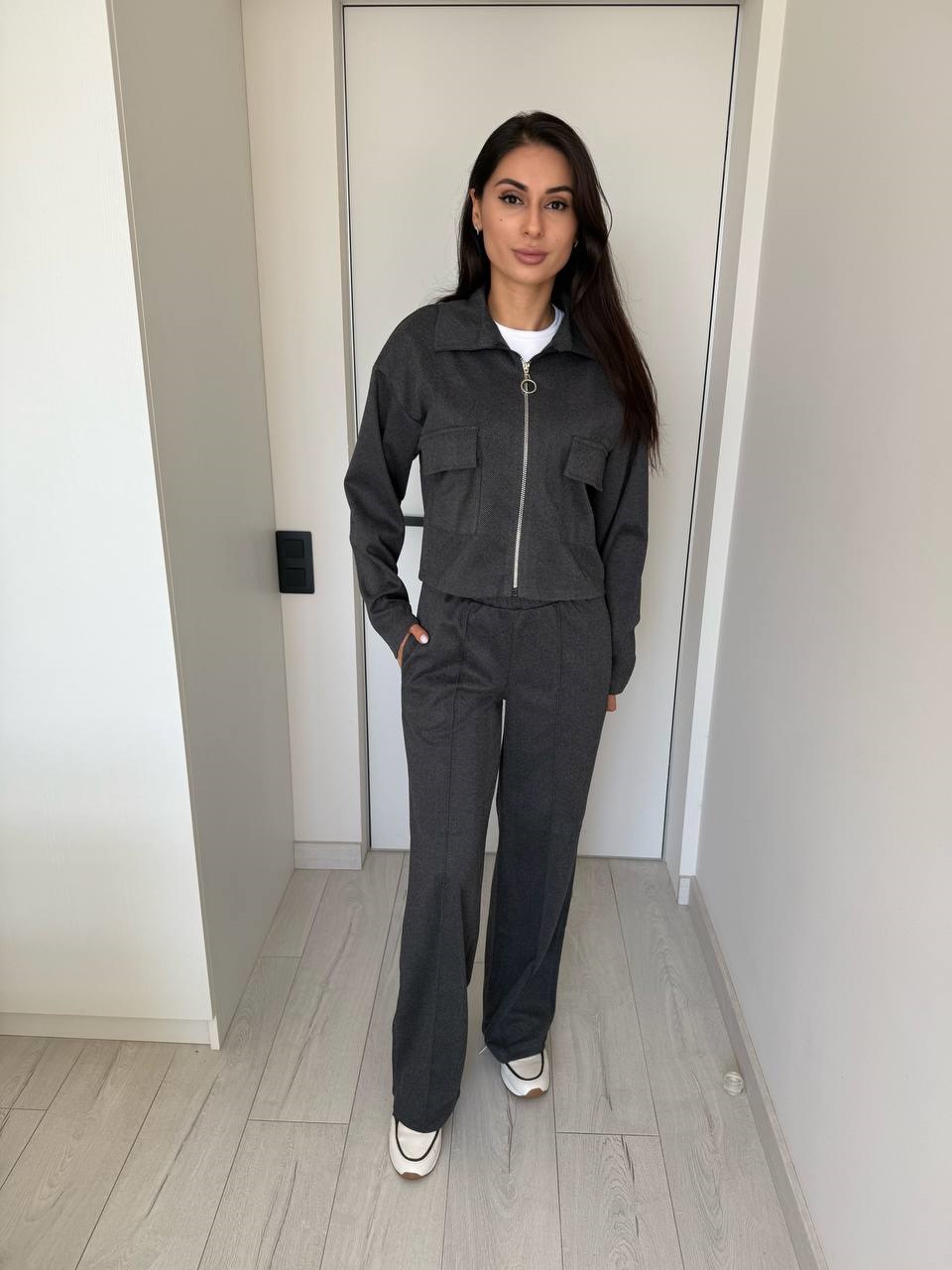 d7c84687-7f08-11f0-8624-dee18ff4e8c0_1