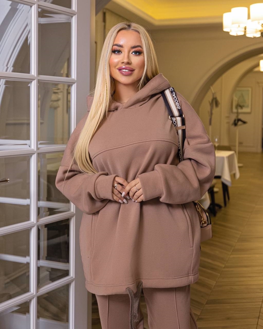 dd22f036-9ae5-11ee-ad3f-166b0be12ee5_2