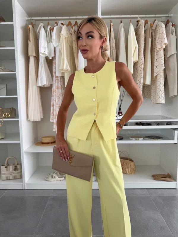 e3f2537c-6185-11f0-8624-dee18ff4e8c0_2