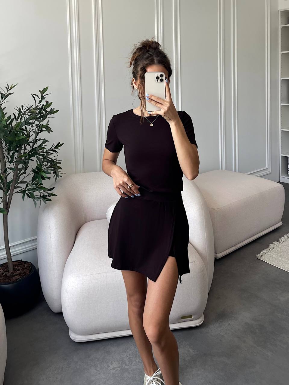 e3f25396-6185-11f0-8624-dee18ff4e8c0_1