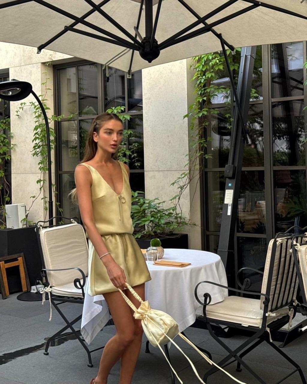 e7ac57bb-4069-11f0-8622-dee18ff4e8c0_1