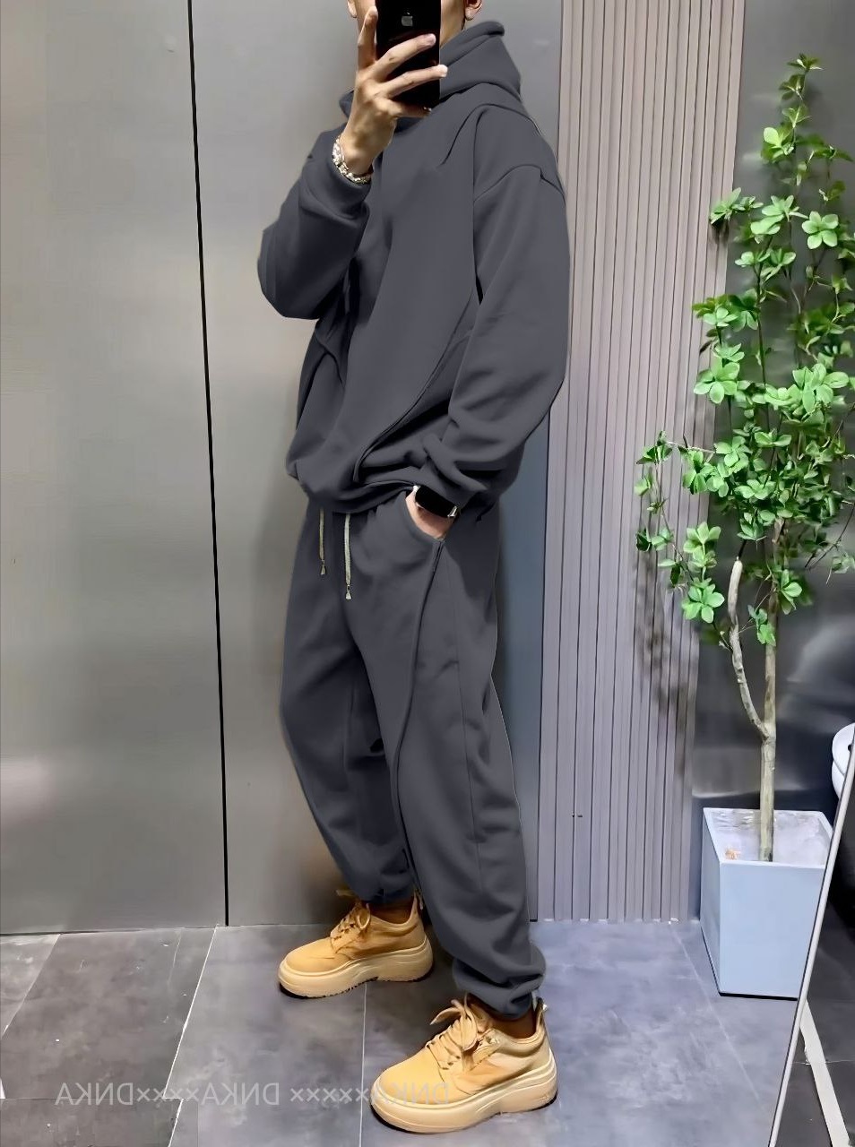 e7c99681-f3d2-11ef-8621-dee18ff4e8c0_2