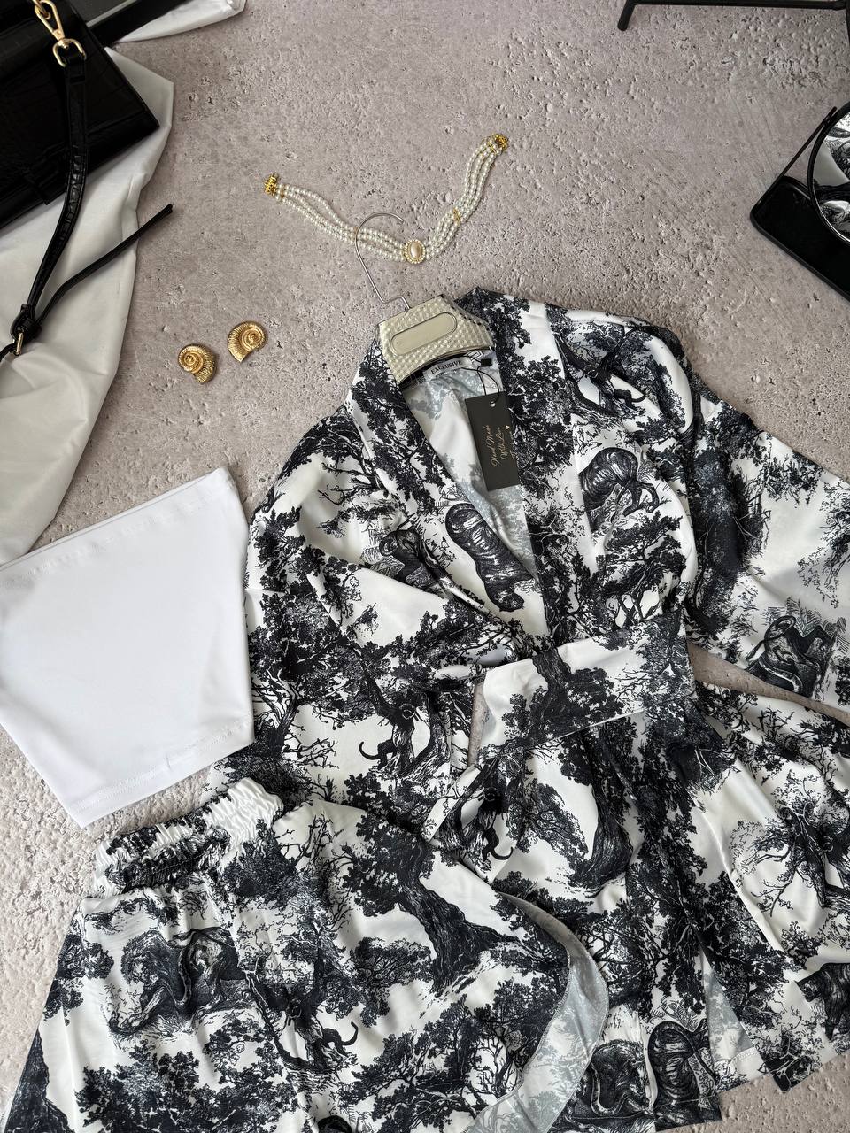 e8b9111c-5aa5-11f0-8622-dee18ff4e8c0_1