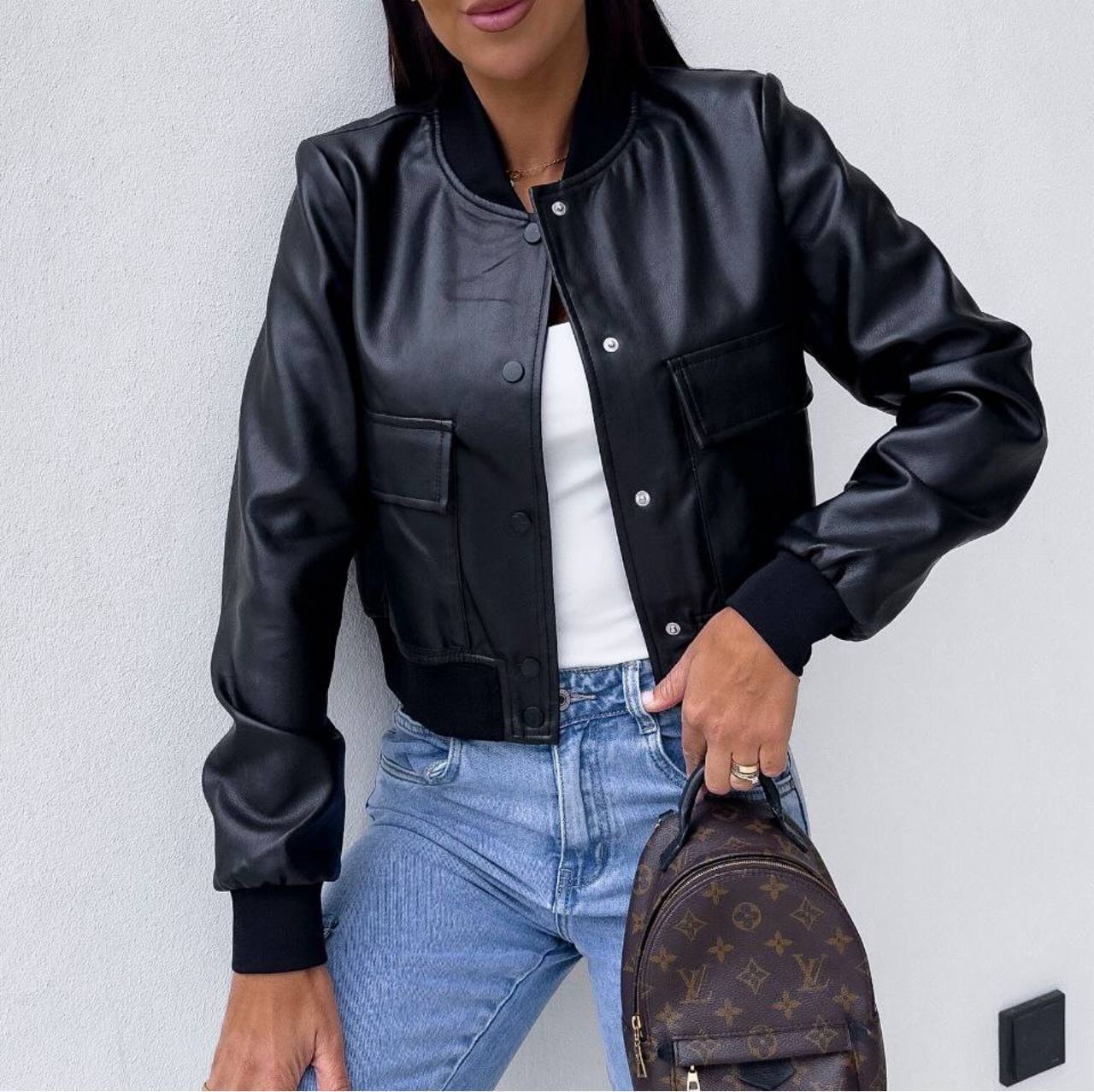 efbf3c0b-4062-11f0-8622-dee18ff4e8c0_1