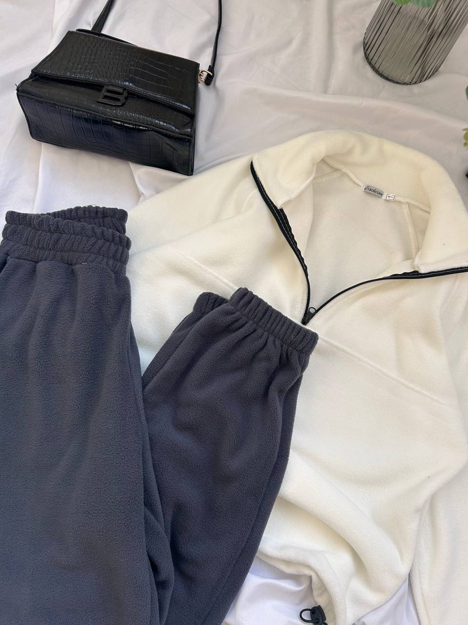 f252cd83-d5cd-11ef-8621-dee18ff4e8c0_2