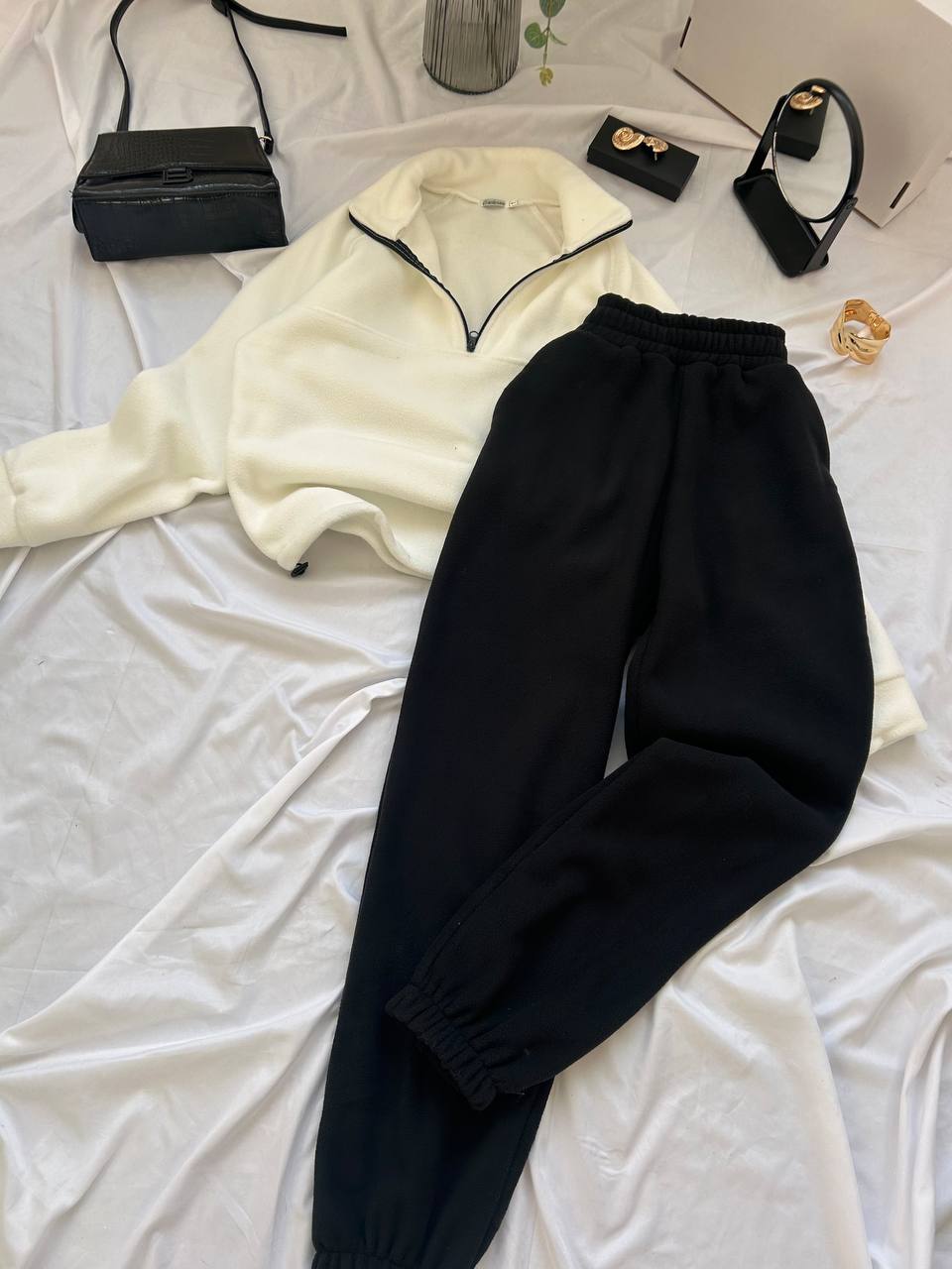 f252cd93-d5cd-11ef-8621-dee18ff4e8c0_1