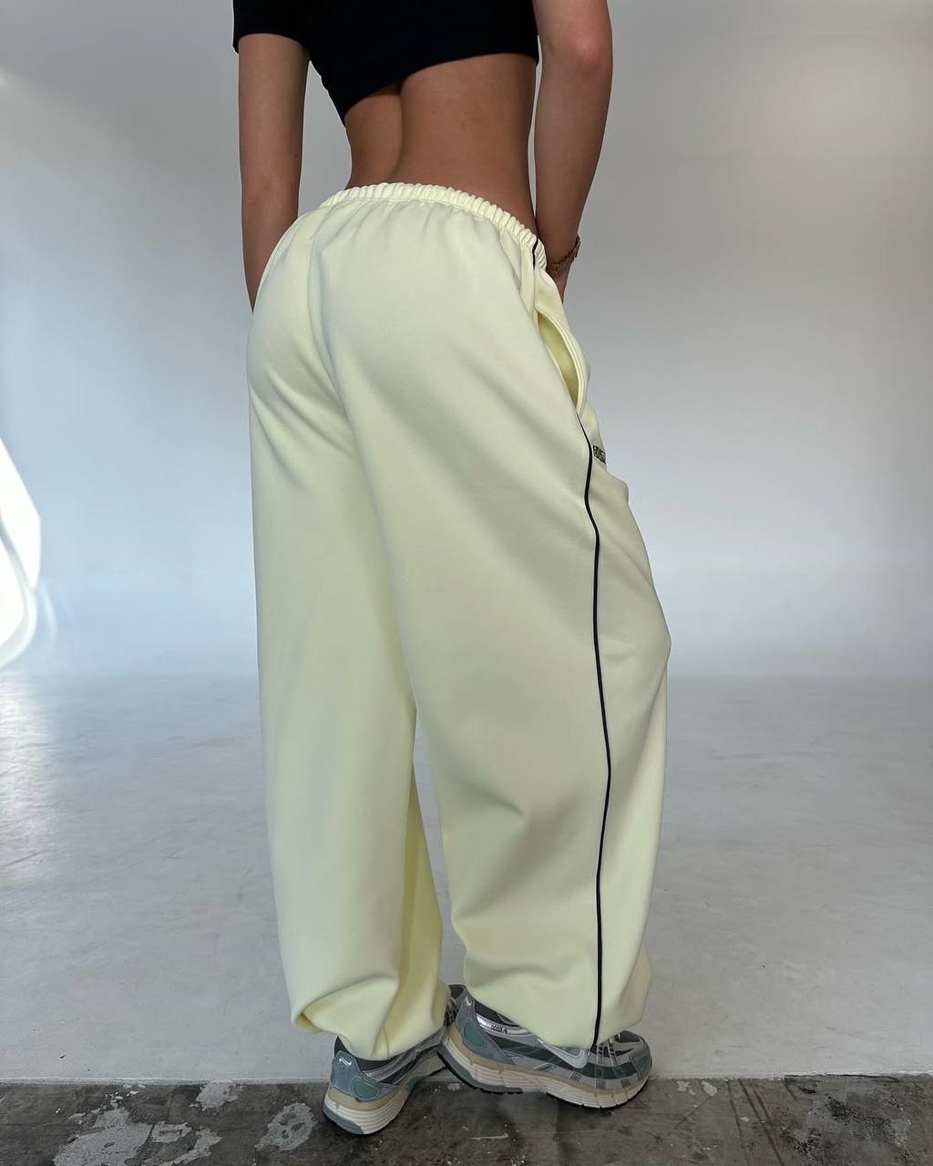 f2945274-7a11-11f0-8624-dee18ff4e8c0_1