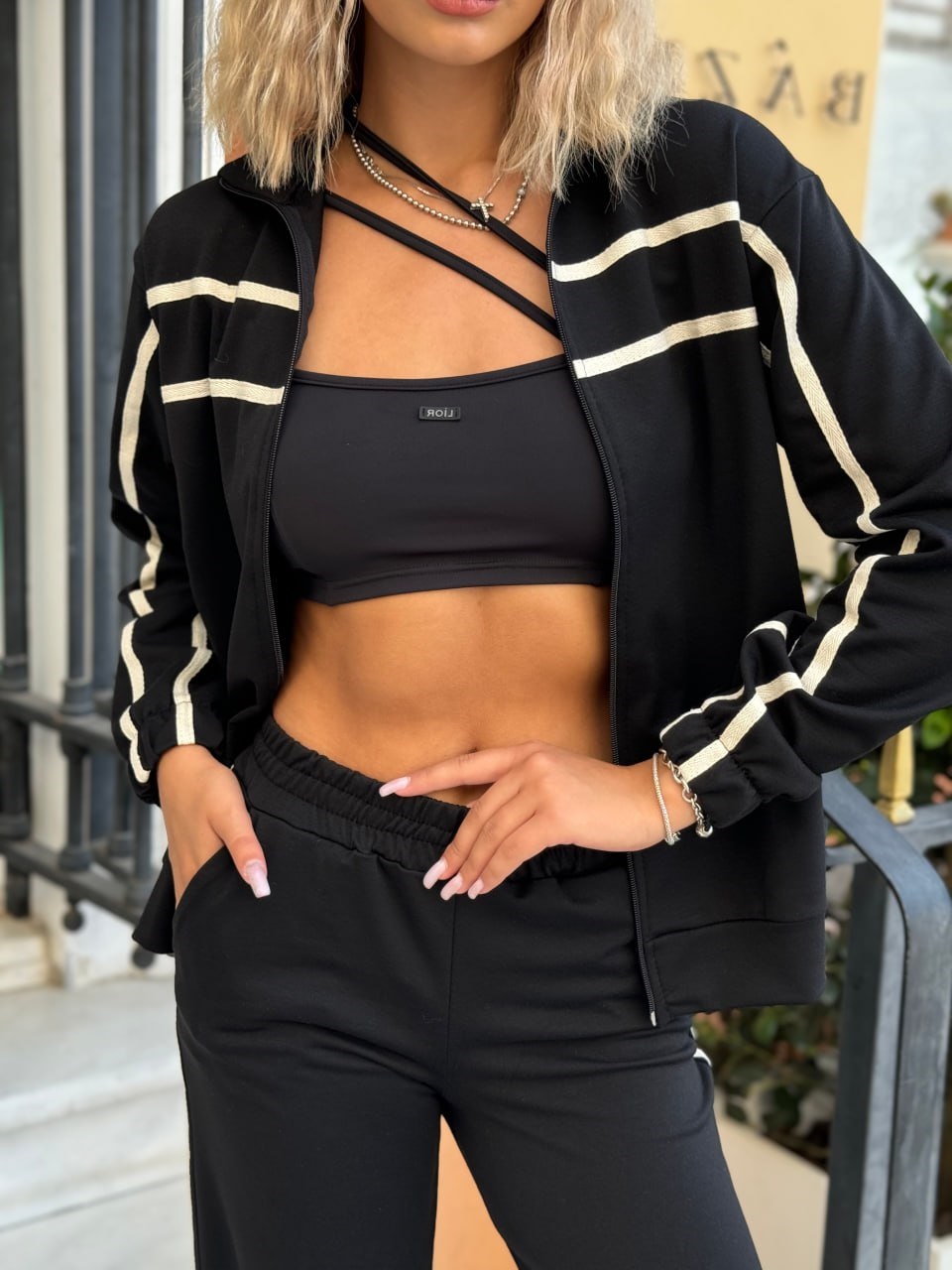 fbbfc6bd-d977-11ef-8621-dee18ff4e8c0_1