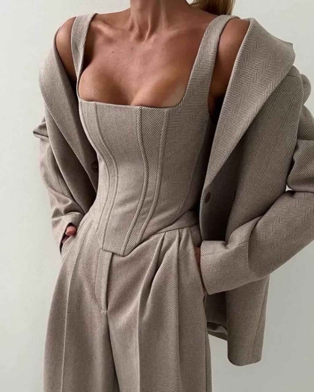 fbec6a42-7360-11f0-8624-dee18ff4e8c0_1