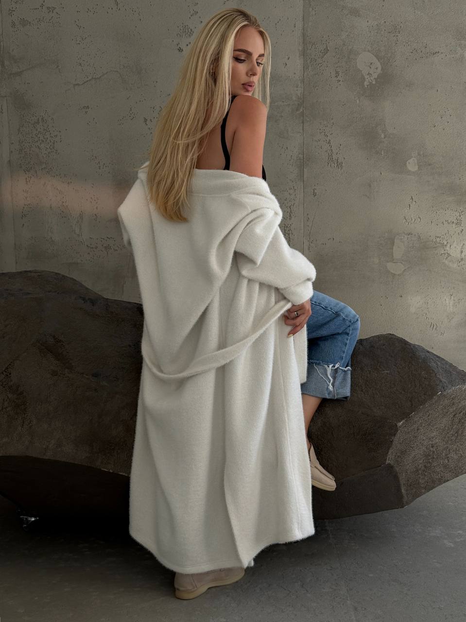 fc7afa81-8b55-11f0-8624-dee18ff4e8c0_2