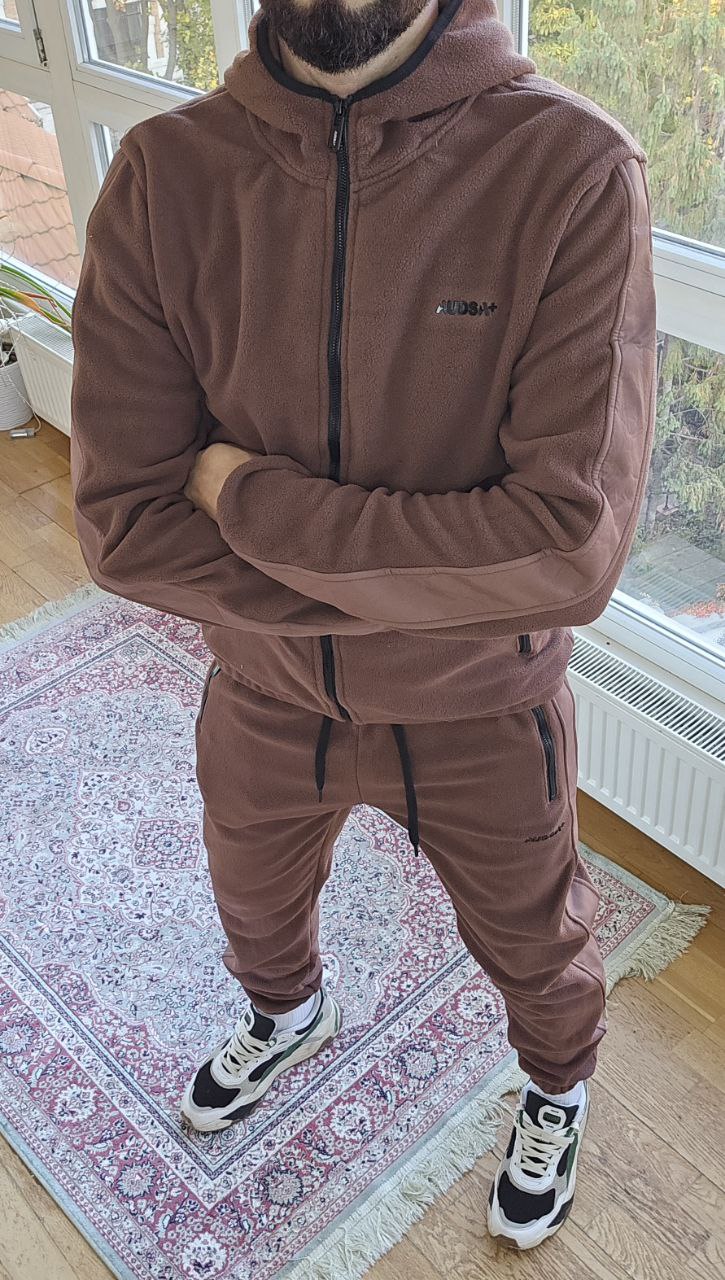 1c6e6ea0-bf2b-11f0-8624-dee18ff4e8c0_2