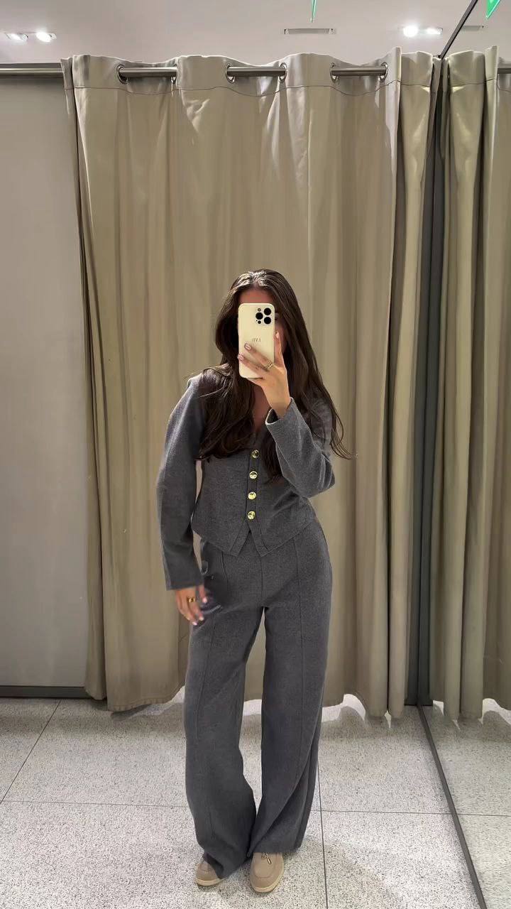 ЖЕНСКИЕ КОСТЮМЫ