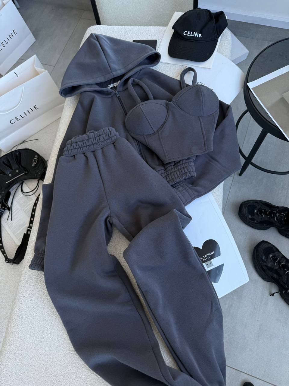 25ec127a-cdd4-11f0-8624-dee18ff4e8c0_1