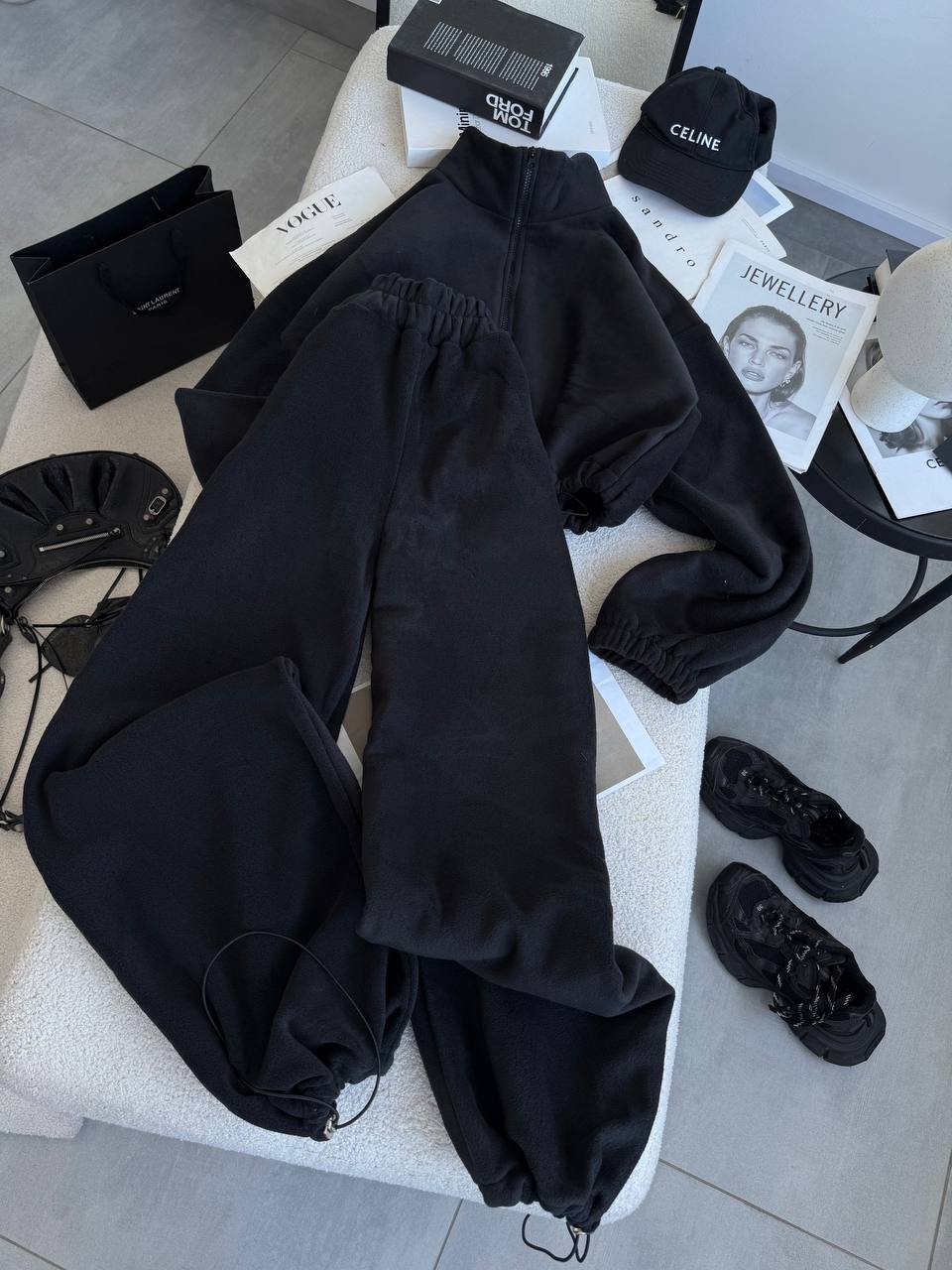 2c569f31-ad14-11f0-8624-dee18ff4e8c0_1