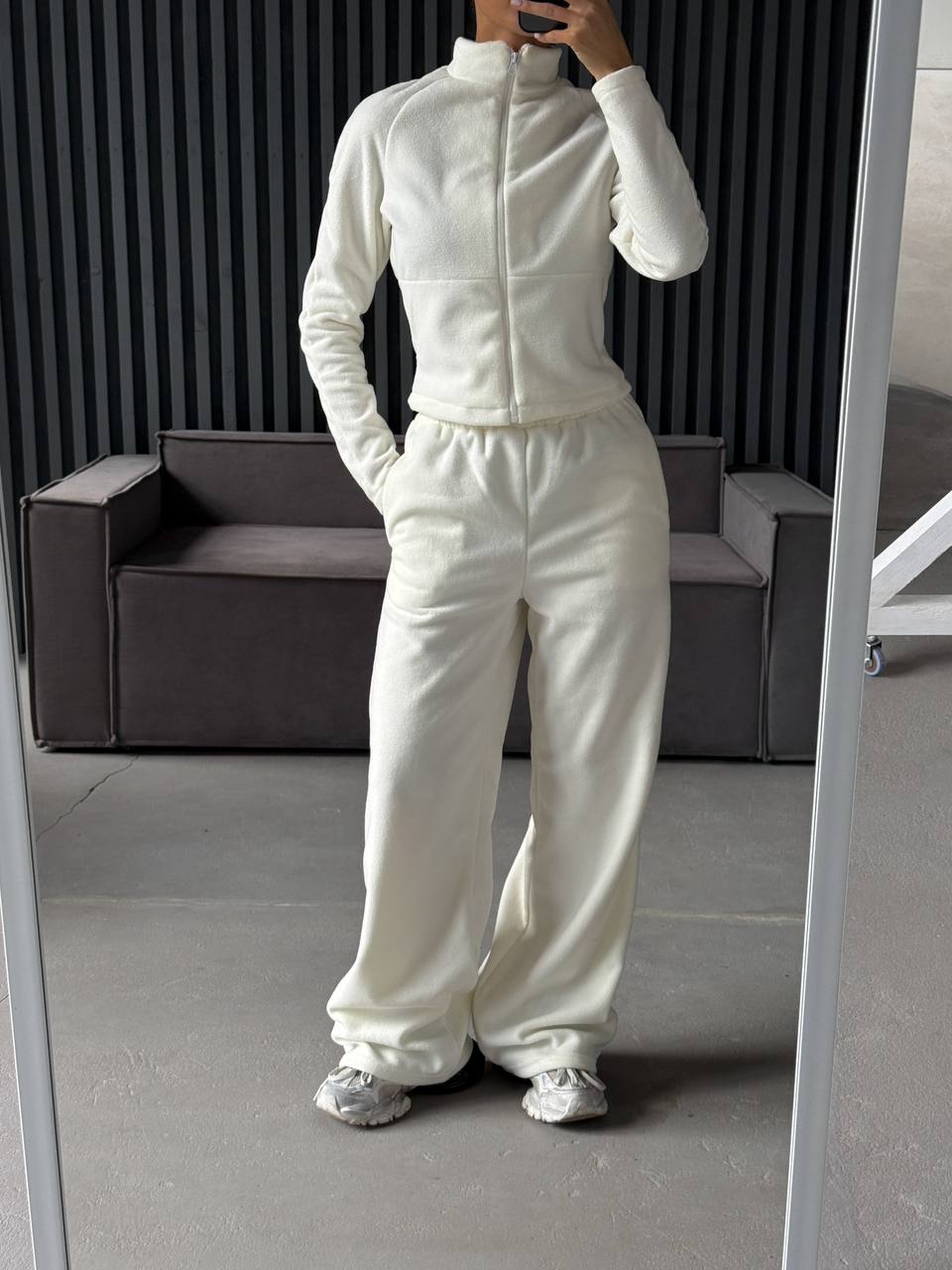 47a8d1a0-a922-11f0-8624-dee18ff4e8c0_2