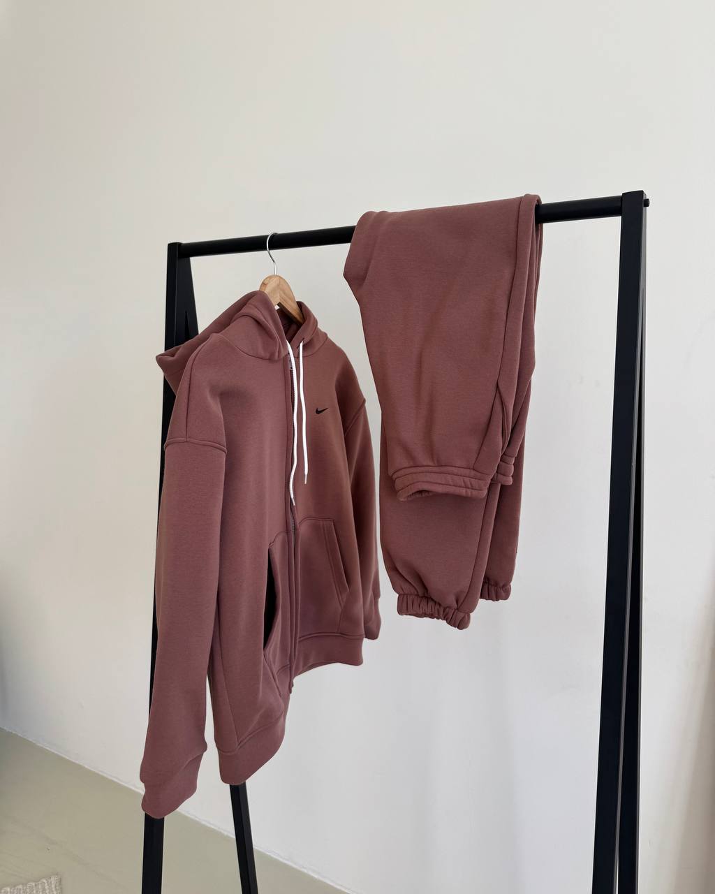 662fc3e0-c97a-11f0-8624-dee18ff4e8c0_1