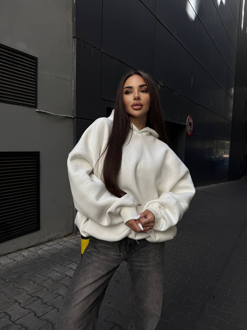 e975e80b-bb45-11f0-8624-dee18ff4e8c0_2