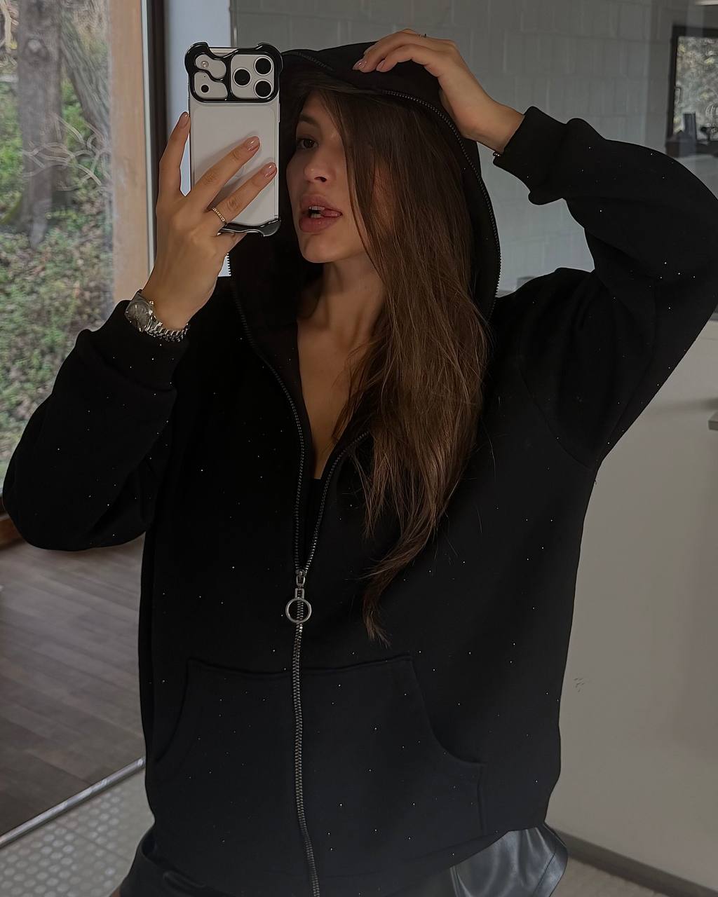 fa6e8dc8-48f6-11f0-8622-dee18ff4e8c0_1