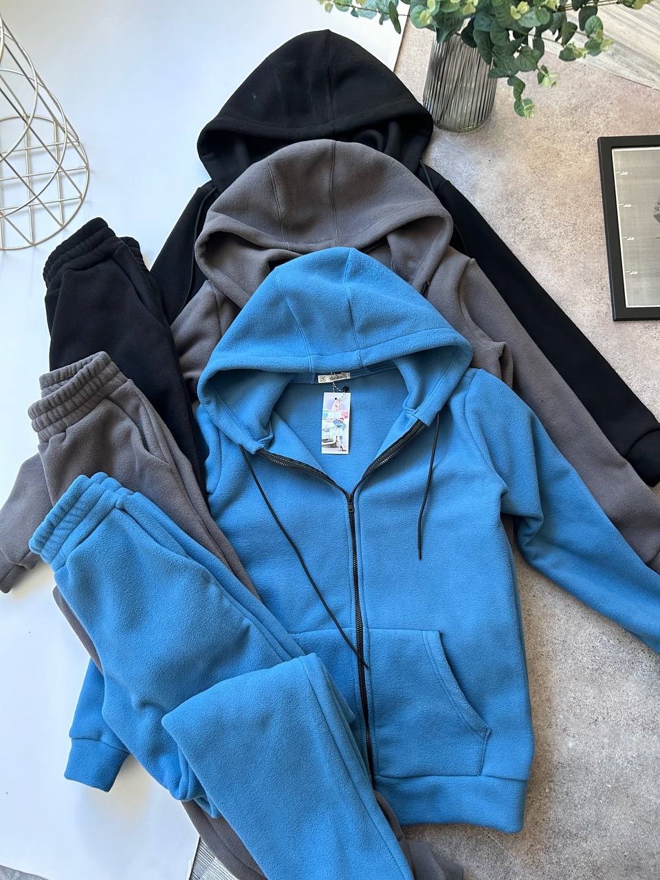 44f54fc3-929b-11ef-8620-dee18ff4e8c0_2