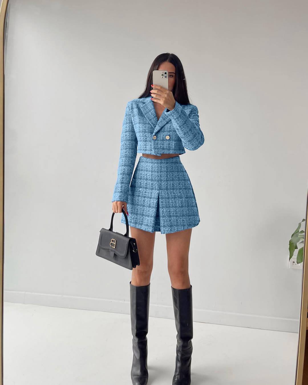 a2a93d79-f189-11f0-8624-dee18ff4e8c0_2