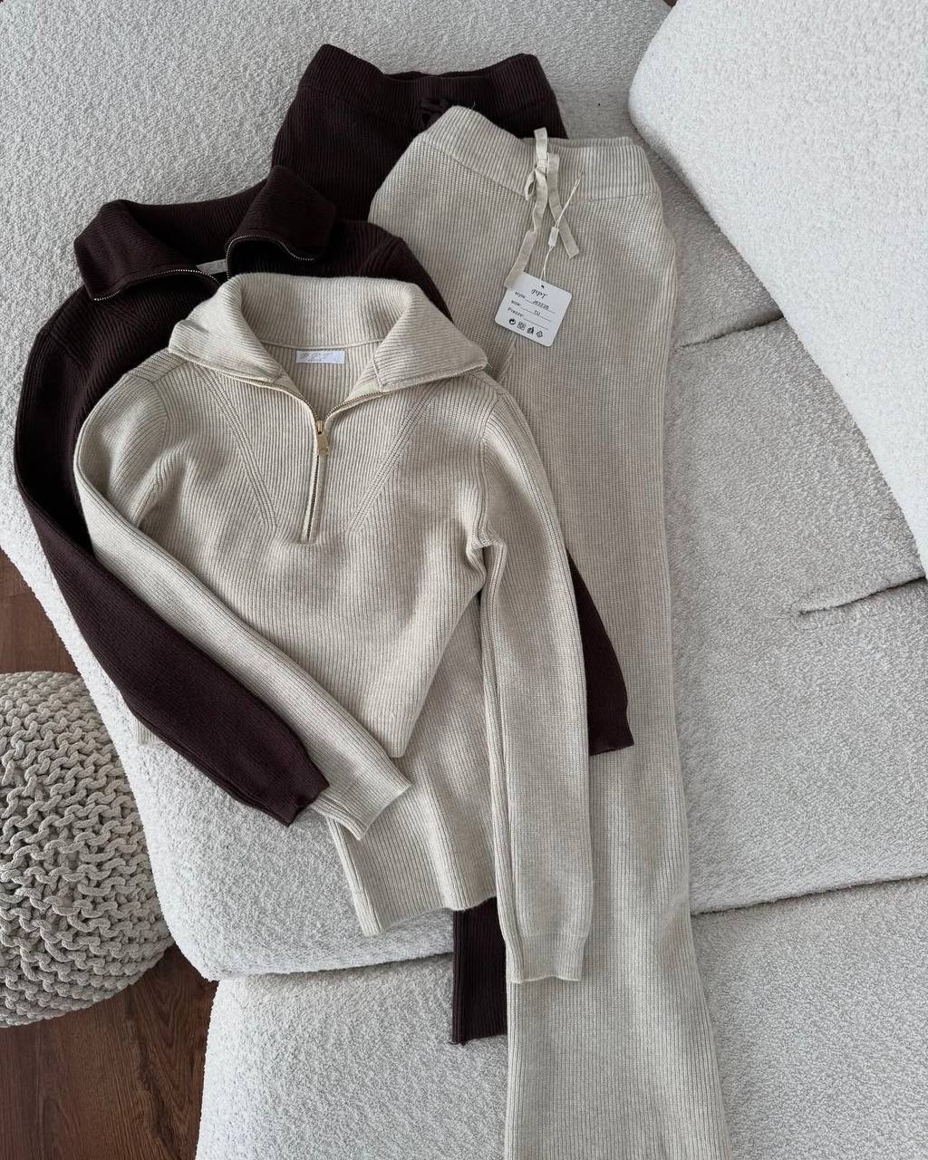 ЖЕНСКИЕ КОСТЮМЫ