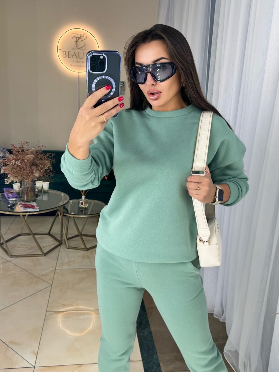 0ea57895-7a98-11ee-ad32-166b0be12ee5_1