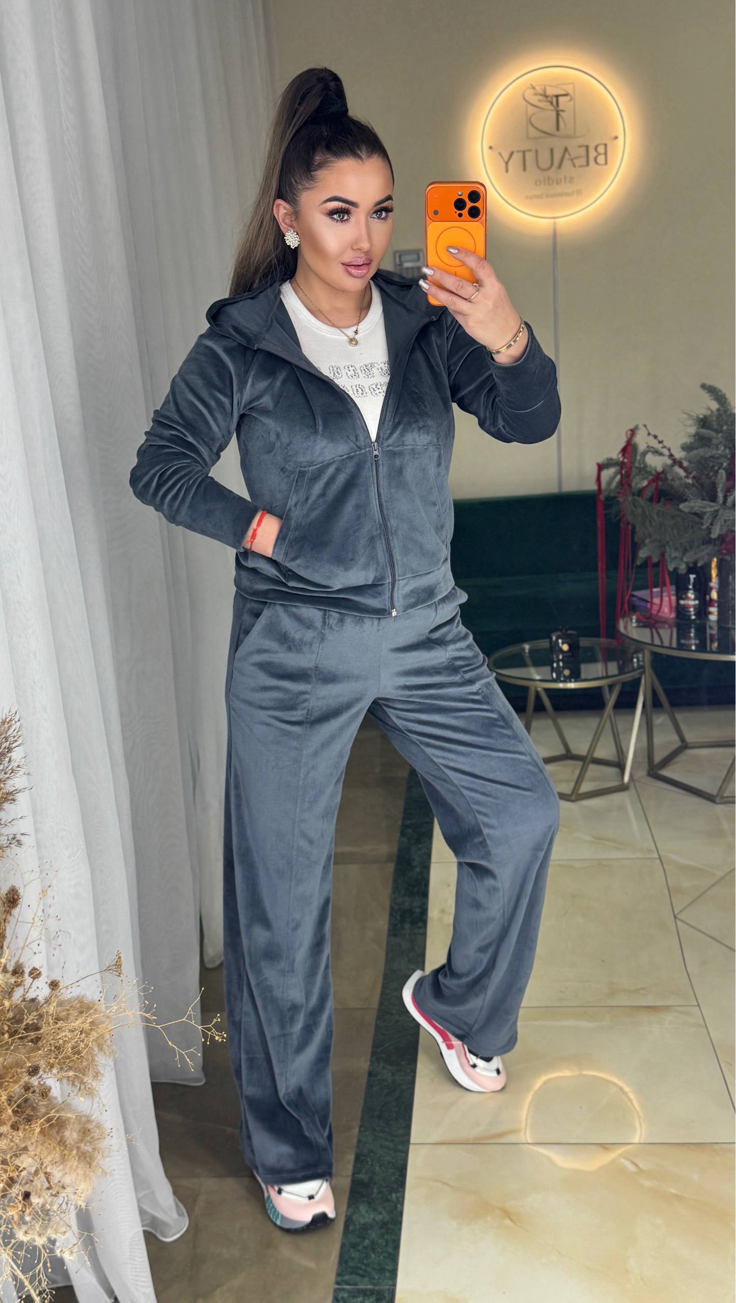 1a852e70-4c67-11f0-8622-dee18ff4e8c0_1