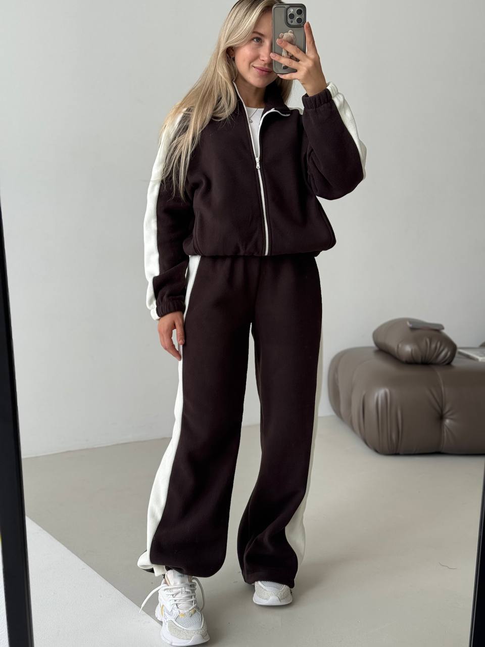 3d1d31a9-aac5-11f0-8624-dee18ff4e8c0_1