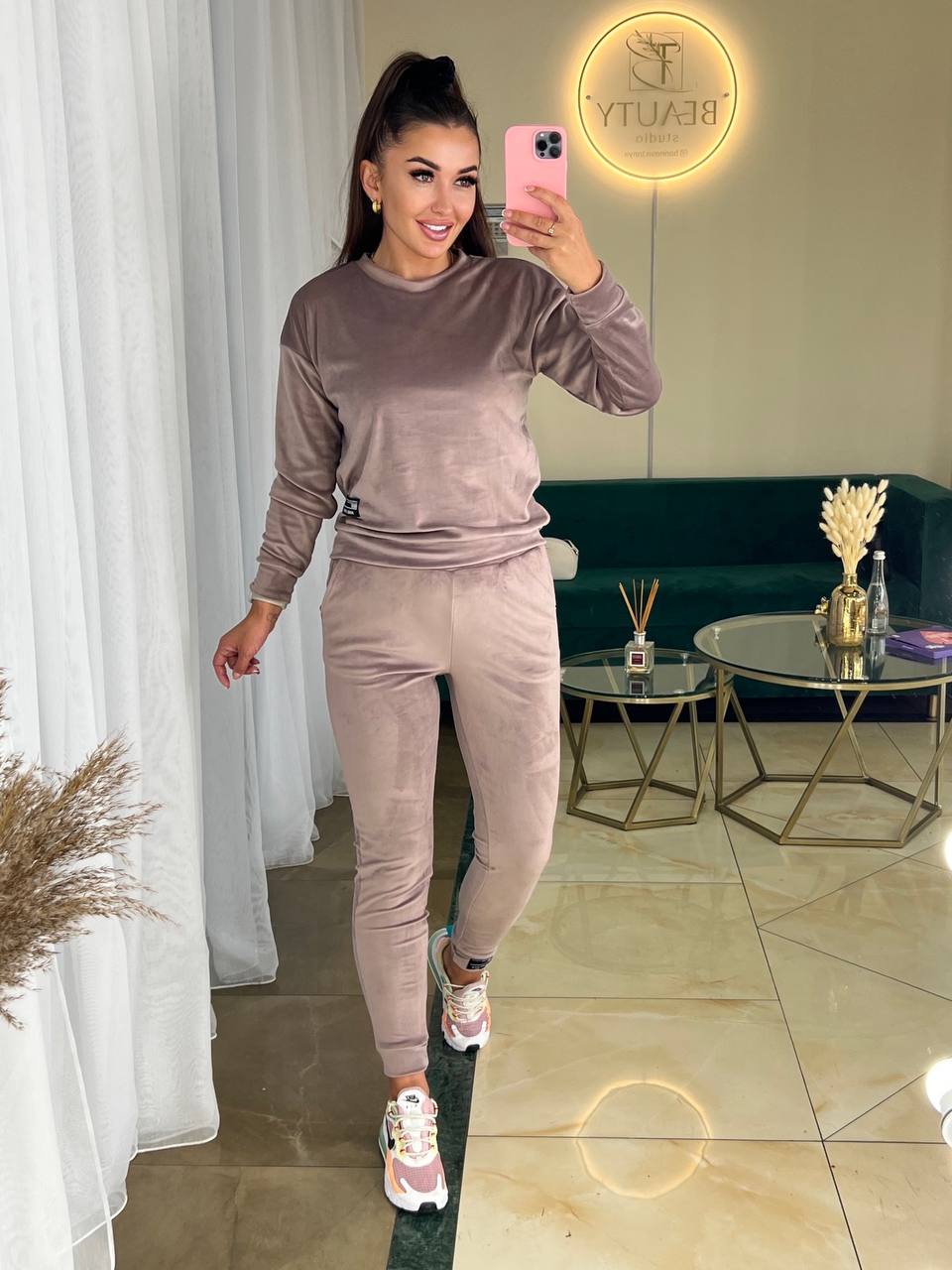 40130dcf-6608-11ee-ad27-166b0be12ee5_1