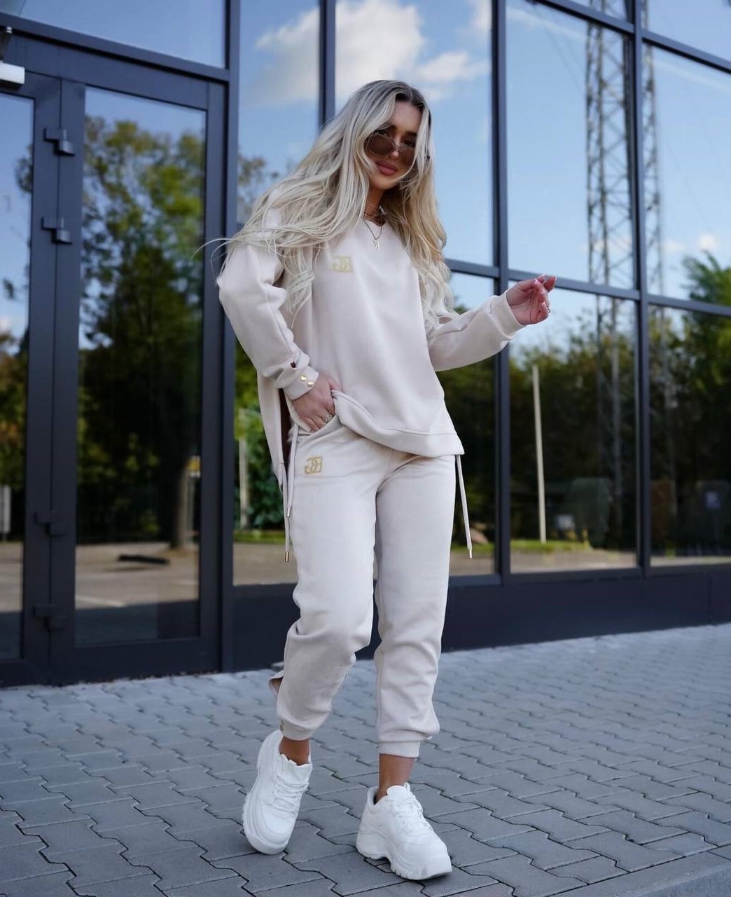 9819b25a-9831-11ee-ad3f-166b0be12ee5_1