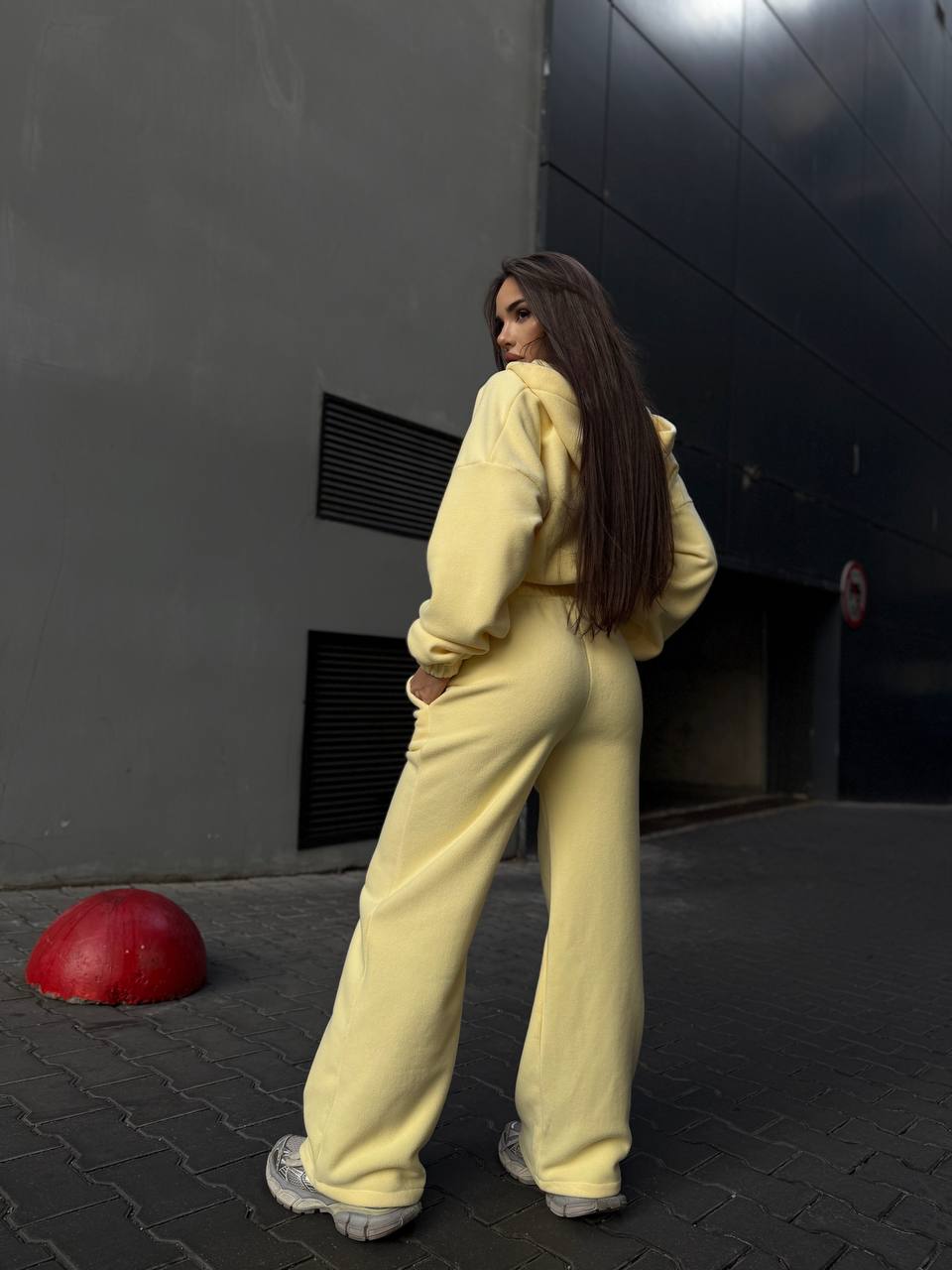 bb4d41a6-a60f-11f0-8624-dee18ff4e8c0_1